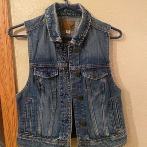 American Eagle Jean Vest
